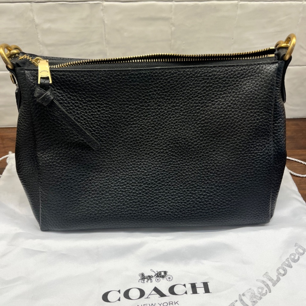 Coach Shay - Picture 2 of 12